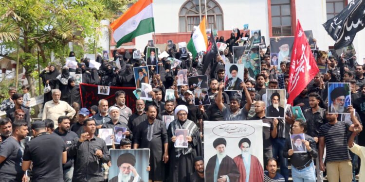 ಇಮಾಮ್ ಅಲಿ ಖಮೇನೈ  ಹತ್ಯೆ ಖಂಡಿಸಿ ಶಿವಮೊಗ್ಗದಲ್ಲಿ ಪ್ರತಿಭಟನೆ