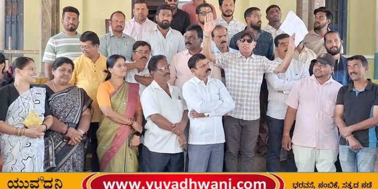 ಸಾಗರ, ಫ್ಲೆಕ್ಸ್ ಅಳವಡಿಕೆಯಲ್ಲಿ ನಗರಸಭೆ ತಾರತಮ್ಯ, ಬಿಜೆಪಿ ಪ್ರತಿಭಟನೆ