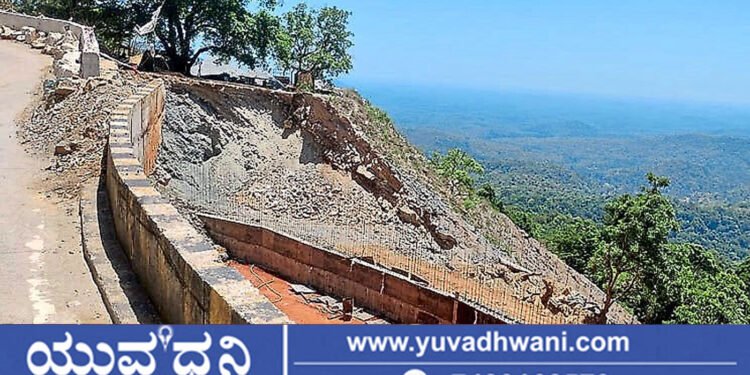 ಹುಲಿಕಲ್ ಘಾಟ್ ರಸ್ತೆಯಲ್ಲಿ ವಾಹನಗಳ ಸಂಚಾರ ಬಂದ್,  ಪರ್ಯಾಯ ಮಾರ್ಗ ವ್ಯವಸ್ಥೆ