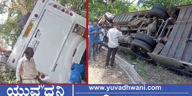 ಸೊರಬದಲ್ಲಿ ಮದುವೆ ದಿಬ್ಬಣದ ಬಸ್ ಪಲ್ಟಿ, ತಪ್ಪಿದ ಬಾರಿ ಅನಾಹುತ