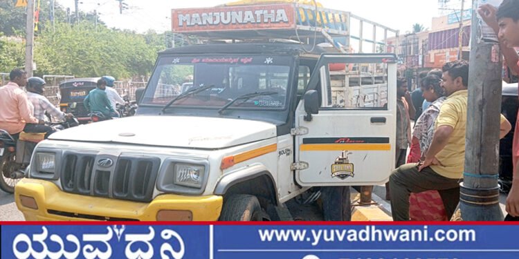 ಬಾಲಕನ ಕೈಚಳಕ, ರಸ್ತೆಗೆ ಬಂದ ಬೊಲೇರೊ ಪಿಕಪ್ ವಾಹನ, ಆಗಿದ್ದೇನು?