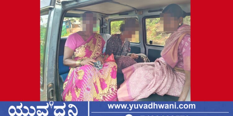 ಅಸ್ವಸ್ಥ ಮಹಿಳೆಯನ್ನು ರಕ್ಷಣೆ ಮಾಡಿದ ಪೊಲೀಸರು