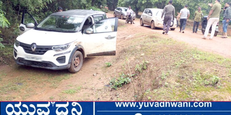 ಸಿನಿಮೀಯ ಶೈಲಿಯಲ್ಲಿ ಪೊಲೀಸರ ಚೇಸಿಂಗ್, ಕಾರು ಬಿಟ್ಟು ಕಾಡಿಗೆ ನುಗ್ಗಿದ ದನಗಳ್ಳರು!
