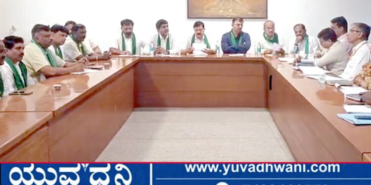 ಶಿವಮೊಗ್ಗದಲ್ಲಿ ಬಿಜೆಪಿ ಬರ ಅಧ್ಯಯನ, ಅಧಿಕಾರಿಗಳೊಂದಿಗೆ ನಾಯಕರ ಮಹತ್ವದ ಸಭೆ