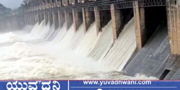 ತುಂಗಾ ಡ್ಯಾಮ್ ಭರ್ತಿ, ಗೇಟ್‌ಗಳ ಮೂಲಕ ನದಿಗೆ ನೀರು