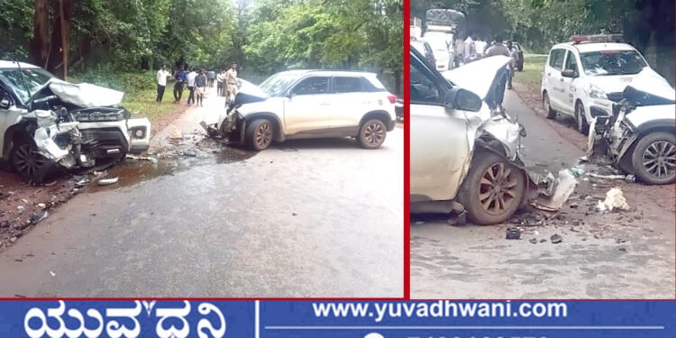 ಕಾರುಗಳ ನಡುವೆ ಭೀಕರ ಅಪಘಾತ, ಮೂವರಿಗೆ ಗಂಭೀರ ಗಾಯ